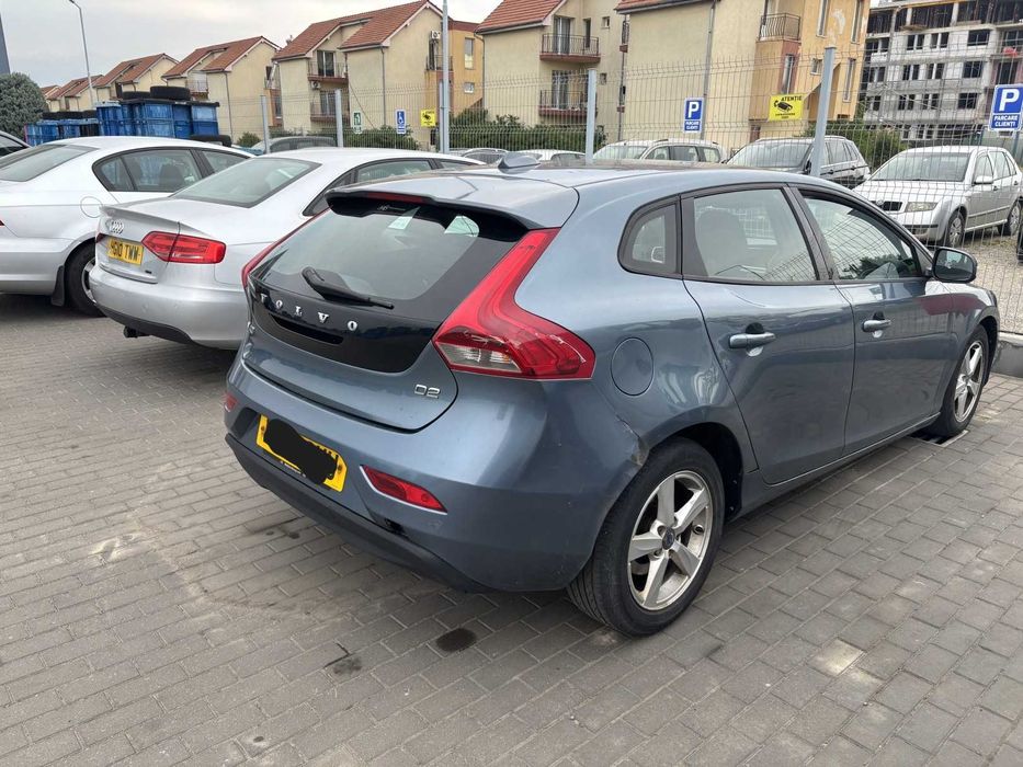 Dezmembrari dezmembrez Volvo V40 1.6 diesel cod motor D4162T