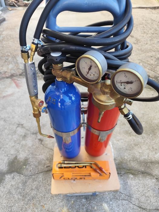 Мобилен оксижен с 2х3.5 литра бутилки