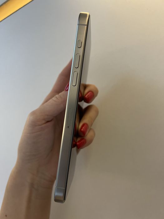 В идеале Iphone 15 pro max 256Gb white titanium