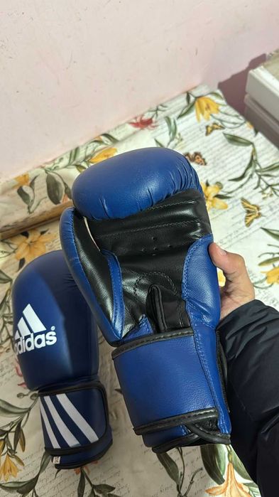 Боксерские перчатки