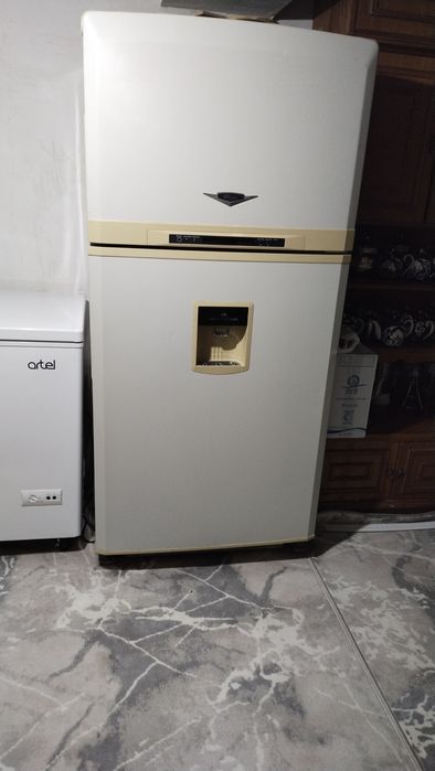 Xolodilnik sotiladi. Ichlari sarg‘aymagan, o‘zimiz ishlatardik.