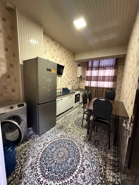 7 каватли домнинг 5 каватида 1 хонали квартира ижарага берилади