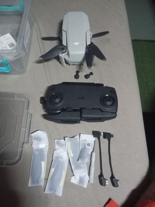 Vând drona DJI Mavic Mini