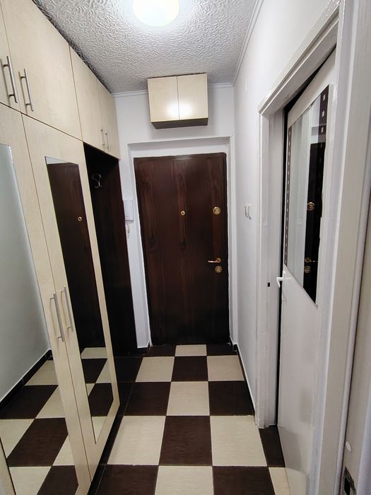 Închiriez garsoniera 30m²  piața Progresu