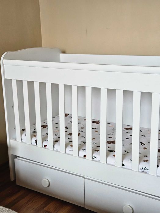 Дървено детско легло с МАТРАК 60х120, люлеещ се механизъм