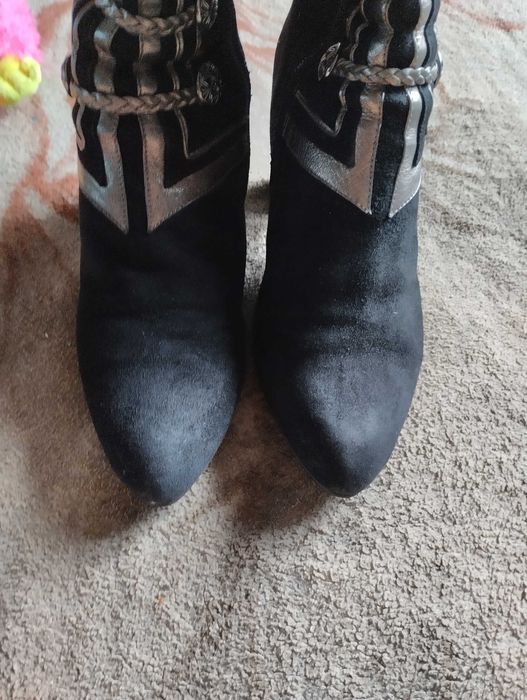 Продам замшевые сапоги