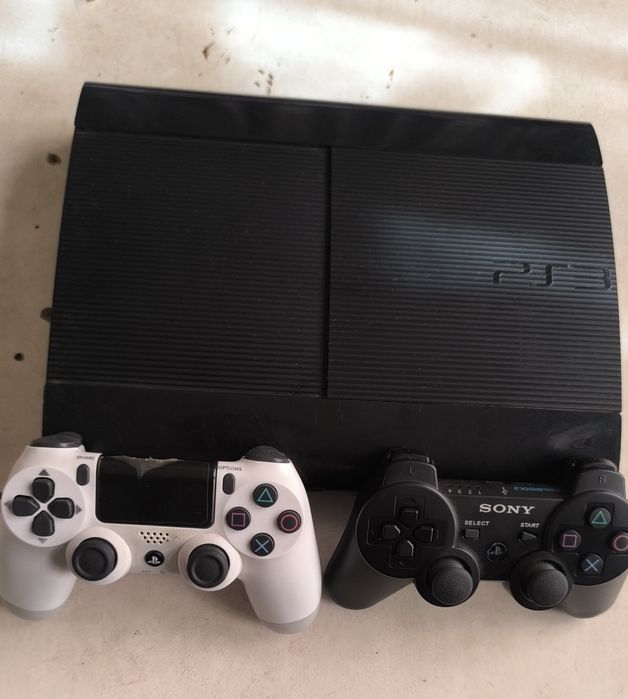 PS3 1TB sotiladi!