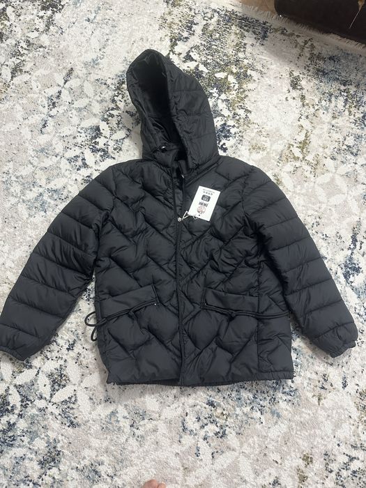 Продам куртки новые