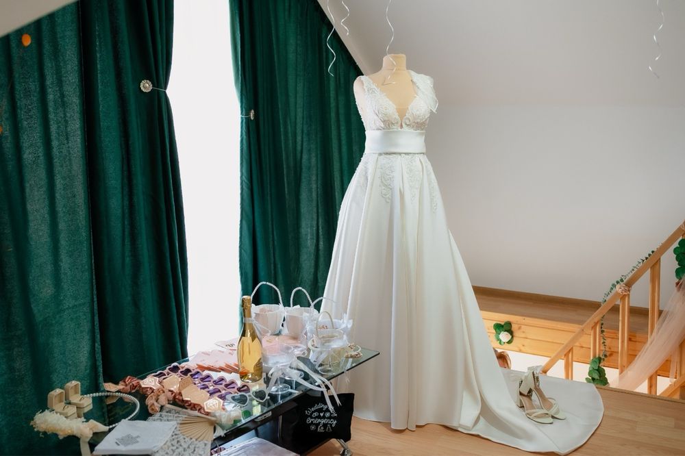 Vand rochie de mireasa