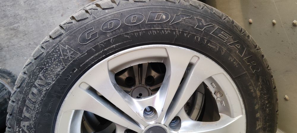 Продам шины 185/65/14