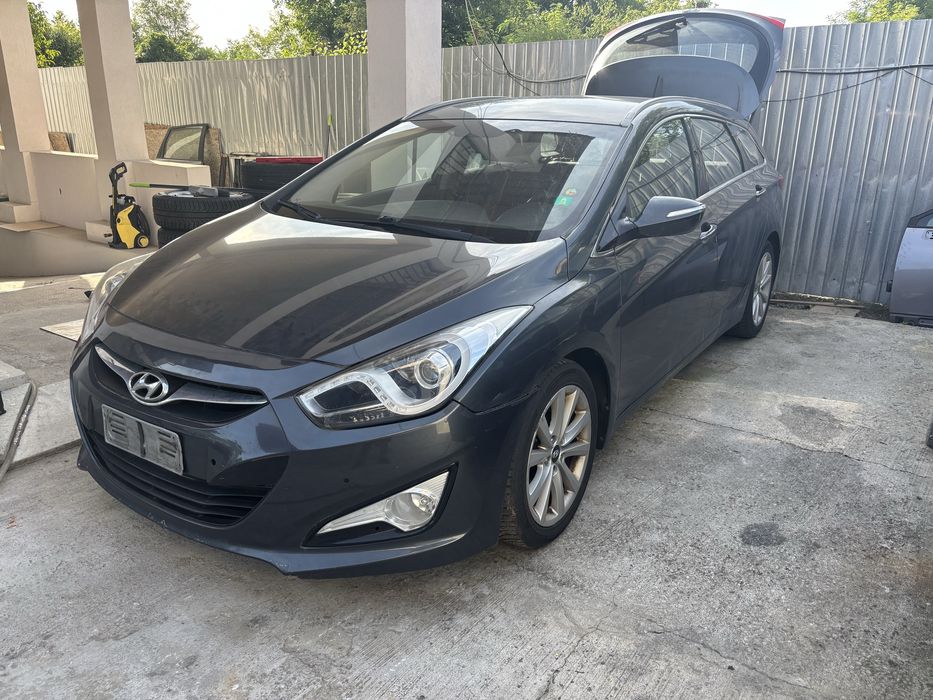 Aripa stanga  față hyundai i40  2016