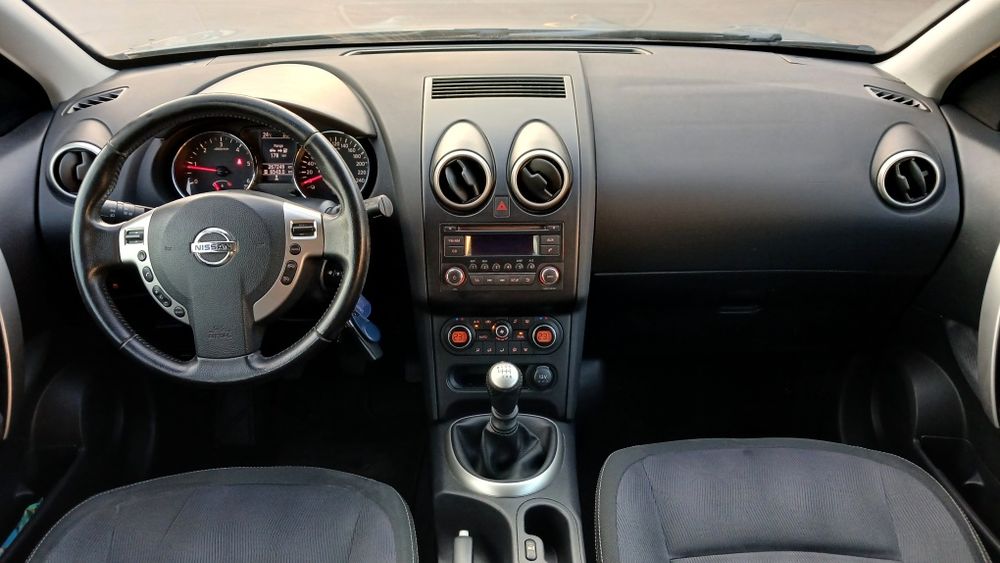 SUV Nissan Qashqai 1.5 Dci 110 Cp**2011**Stare foarte buna**Nr rosii valabile**Euro 5**Distributie schimbata **Consum mic**ITALIA, fara rugina**