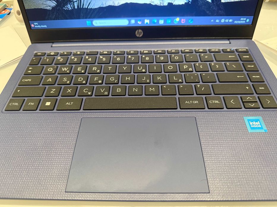 HP LAPTOP- New barley used