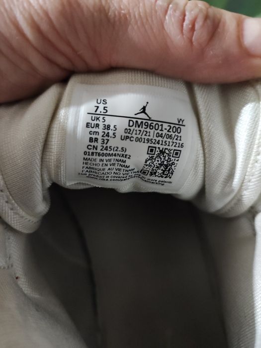 Air Jordan 1 Mid Anti Gravity