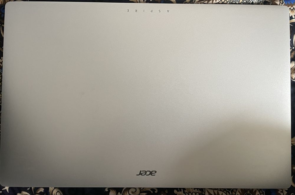 Ноутбук acer Aspire holati yangide