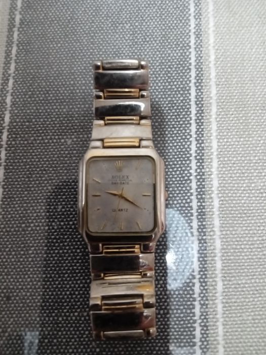 Продам часы СССР в хорошем состоянии