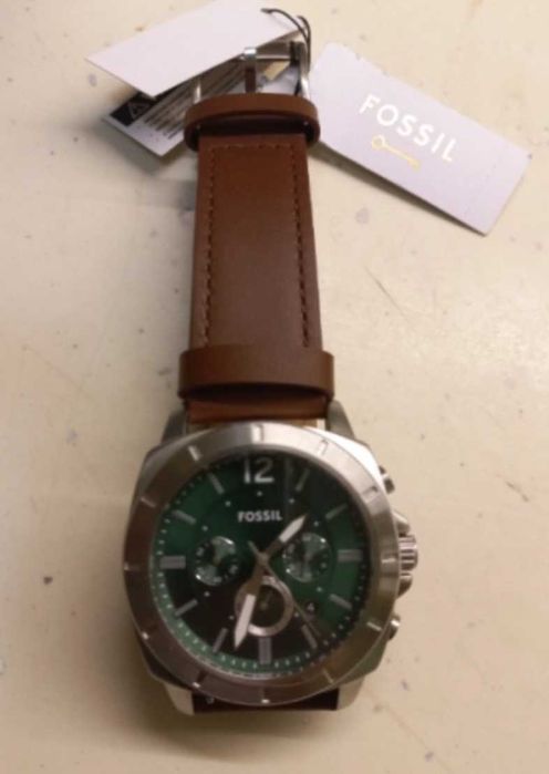 НОВ часовник Fossil с хронограф и кожена каишка
