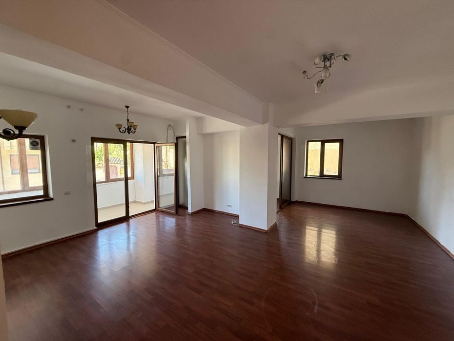 Direct proprietar, Apartament 3 camere.