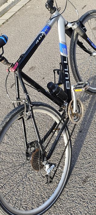 Vând bicicletă Bulls cadru de aluminiu 54 cm 22 inch 24 viteze roți 28