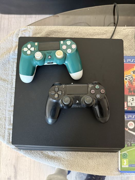 Play station 4 Pro 1T-Stare foarte buna