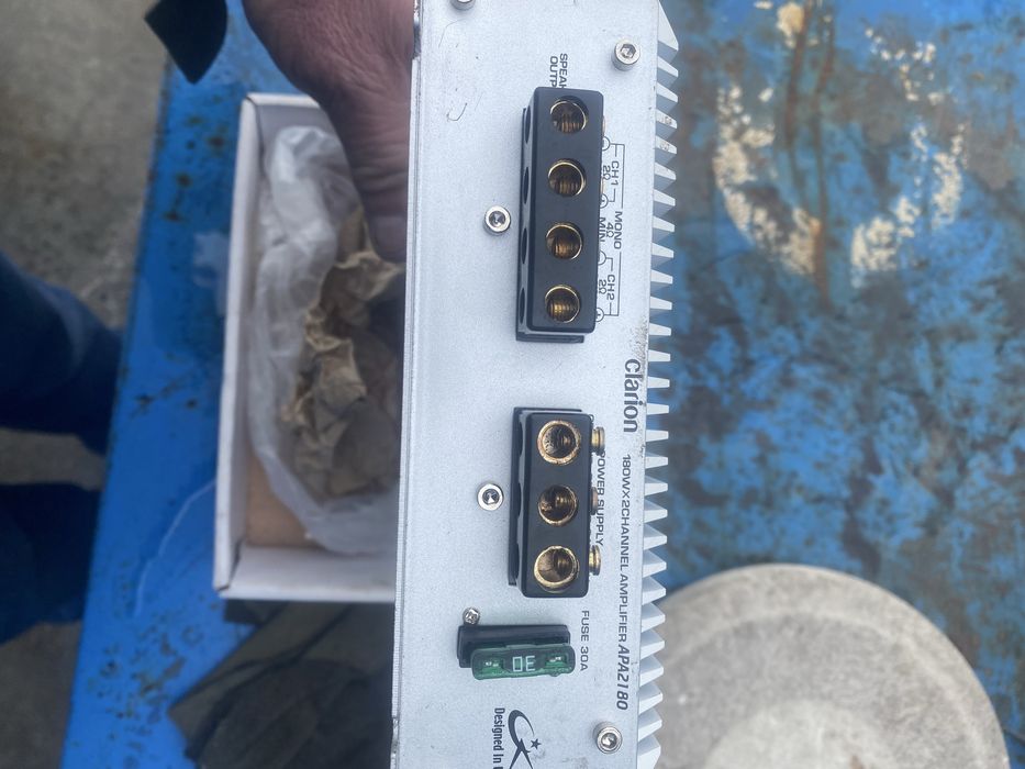 Amplificator auto Clarion