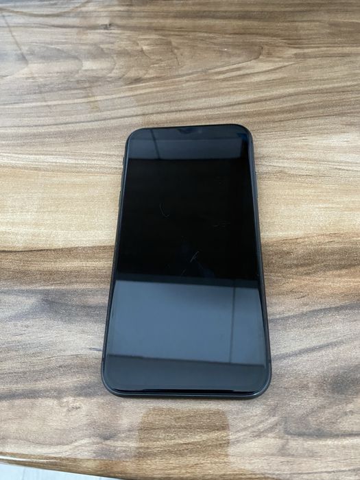 Продам айфон 11