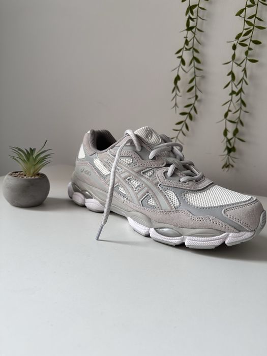 Asics gel nyc white