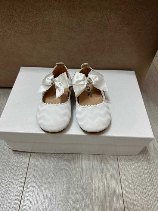 Белые нарядные туфельки Олененок для девочки, размер 22