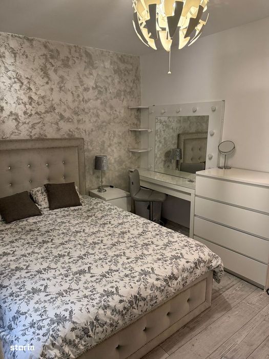 Apartament 3 camere, semidecomandat, et 3/4, Malu Rosu — fotografia 1