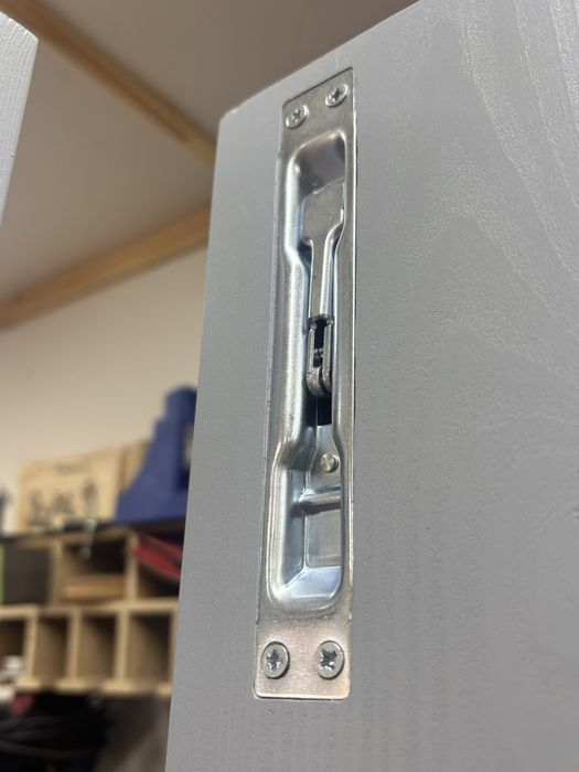 Дверь подьездная