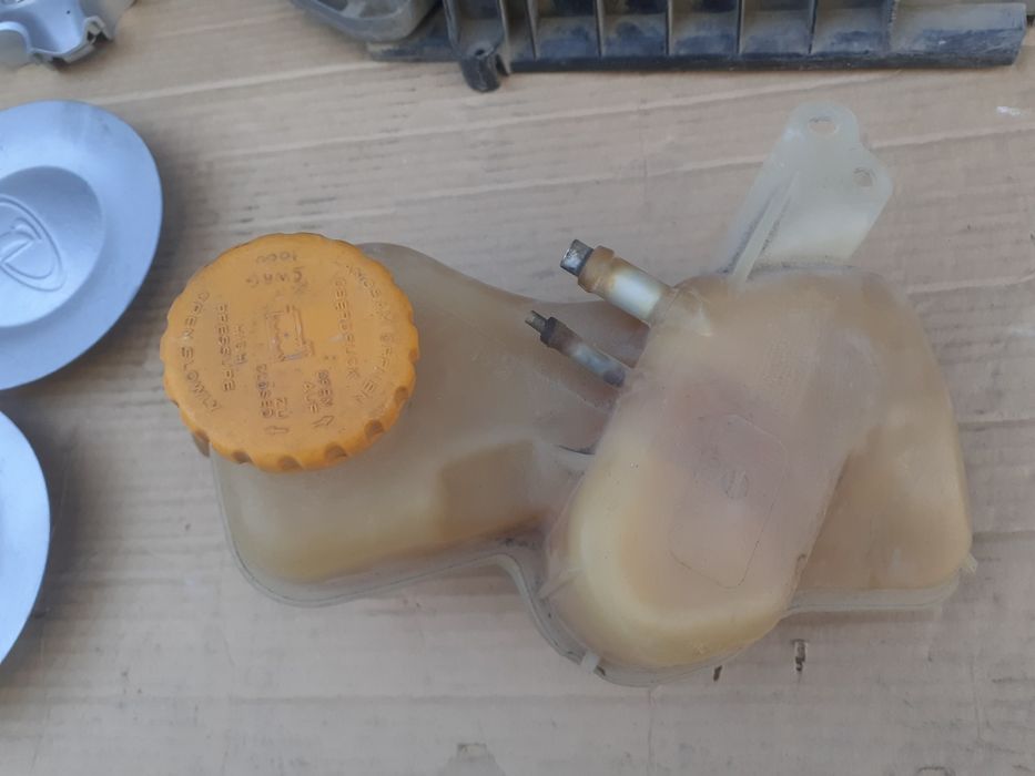 Продам бачок расширетеля