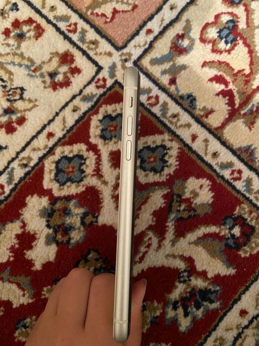 Айфон 11 продам ..