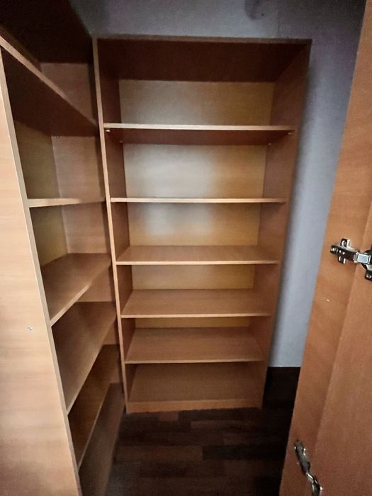 2 dulapuri cu 6 rafturi