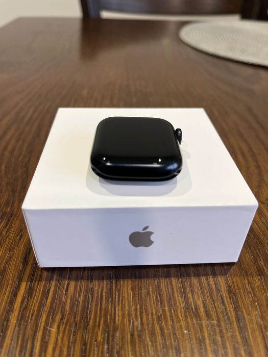 Apple Watch Series 7 2021 GPS, Midnight Aluminium 41mm, Като нов
