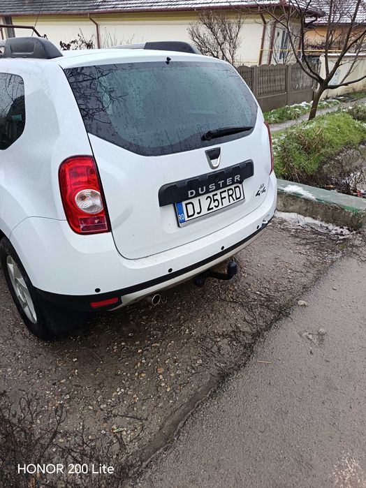 Vând Dacia Duster