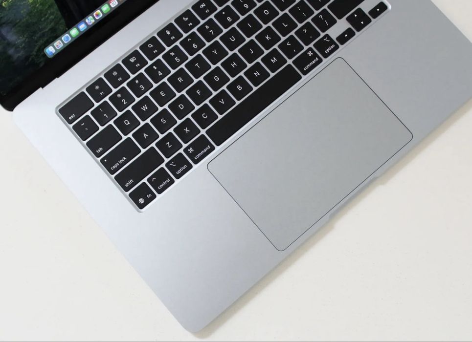 Продам свой новый Macbook Air 15 M4/16/256