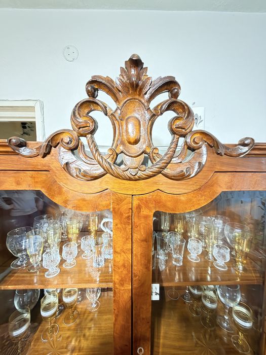 Mobilier vechi sufragerie, comoda vanity