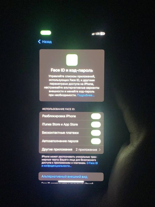 Iphone xs hamma joyi iahlaydi