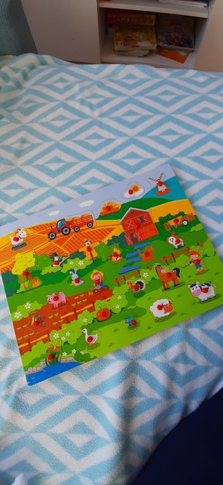 Дървена играчка с фигурки