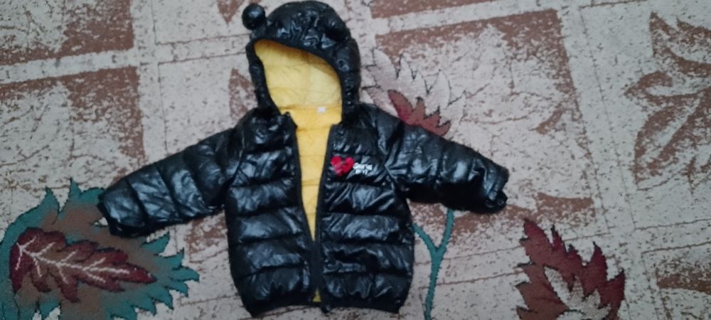 Продается детский куртки, комбинезон.