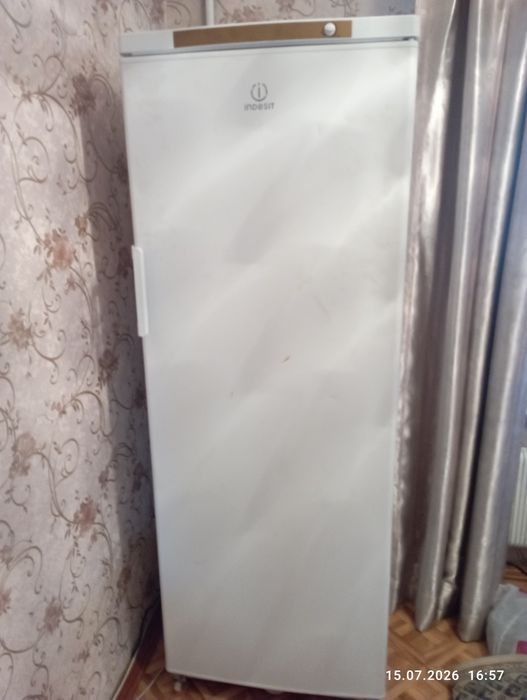 продам морозильник Индезит.