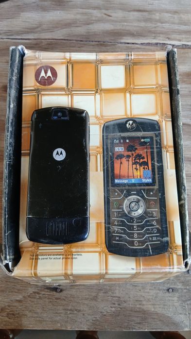 Легендарный Motorola SLVR L7