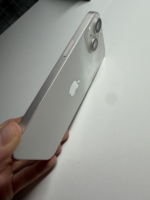 Iphone 14  белого цвета