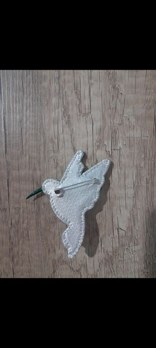 Продам брошь"Колибри"