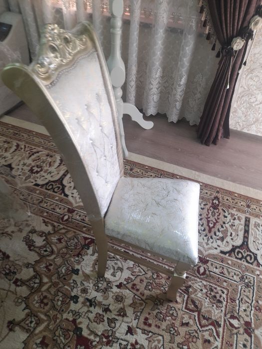 Срочно продаются новый стулья.