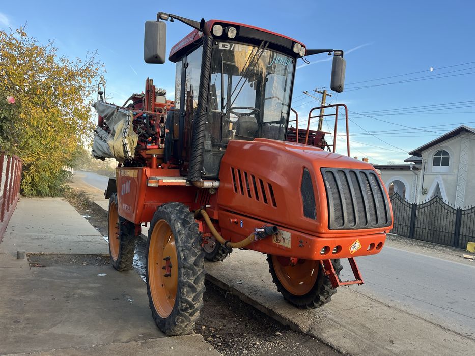 Autopropulsata Erbicidata/Stropit 18m sau schimb cu Tractor John Deere