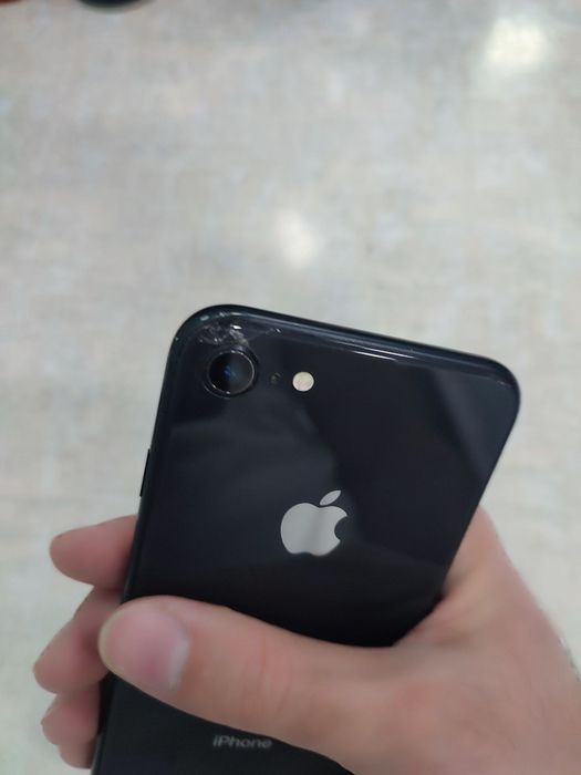 iPhone SE 2020 64 GB Yahshi sastayaniyada