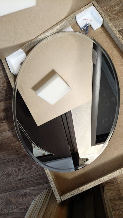 Зеркало настенное овальное 50*70