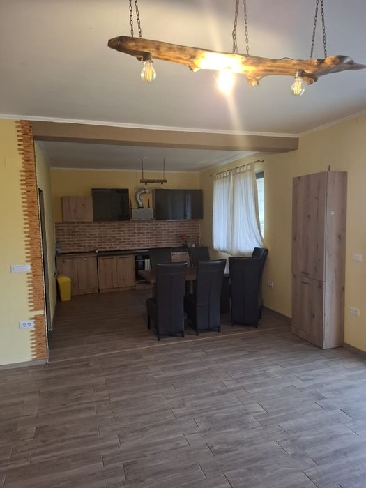 Casă modernă, pe deal cu panoramă ṣi liniṣte-Paleu, aproape de Oradea