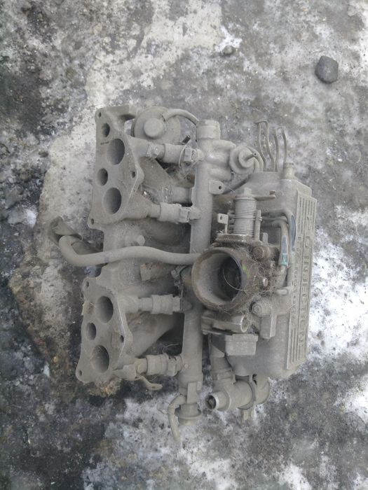 Продам инжектор на Мазду объём 2